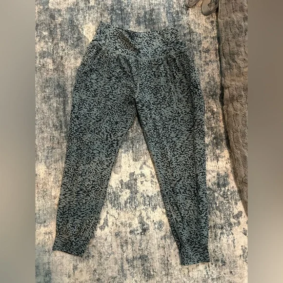 Athleta Black and teal Jogger Leggings - Picture 1 of 2